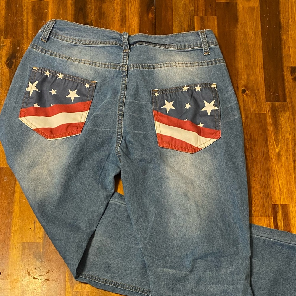 ** I AM MOVING SALE **
American flag pocket jeans